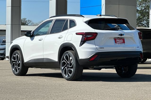 New 2026 Chevrolet Trax RS w/ Driver Confidence Package FWD image 8