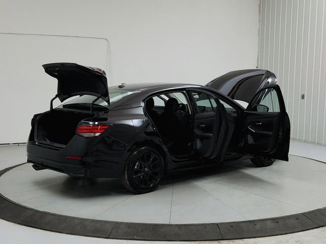 Used 2025 Nissan Sentra SR w/ Midnight Edition image 15