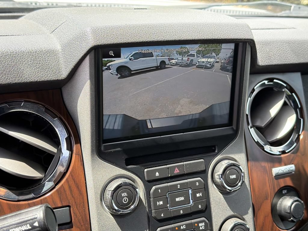 Used 2015 Ford F250 Lariat w/ Lariat Interior Package AWD/4WD image 28