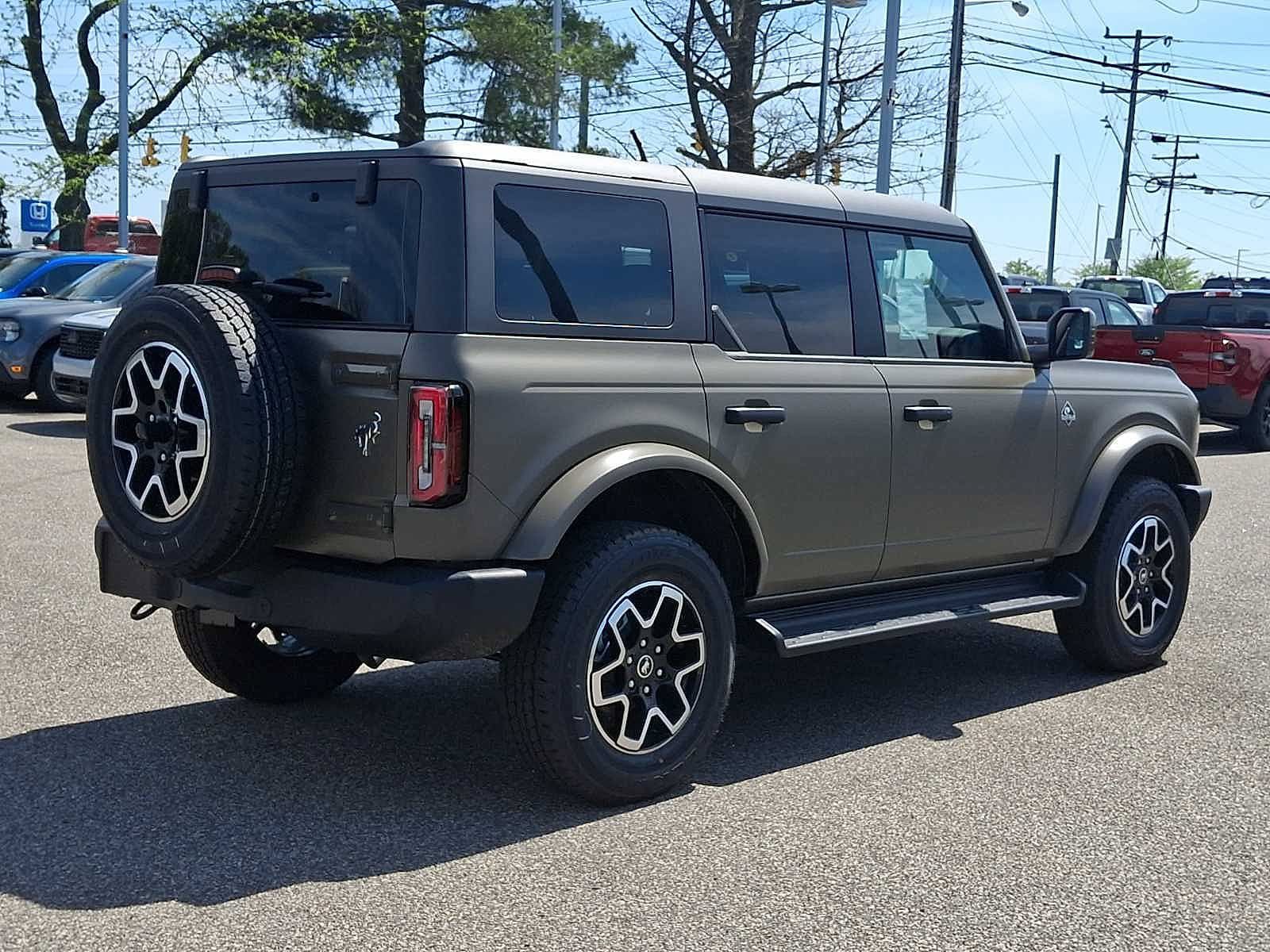 New 2026 Ford Bronco Outer Banks AWD/4WD image 6