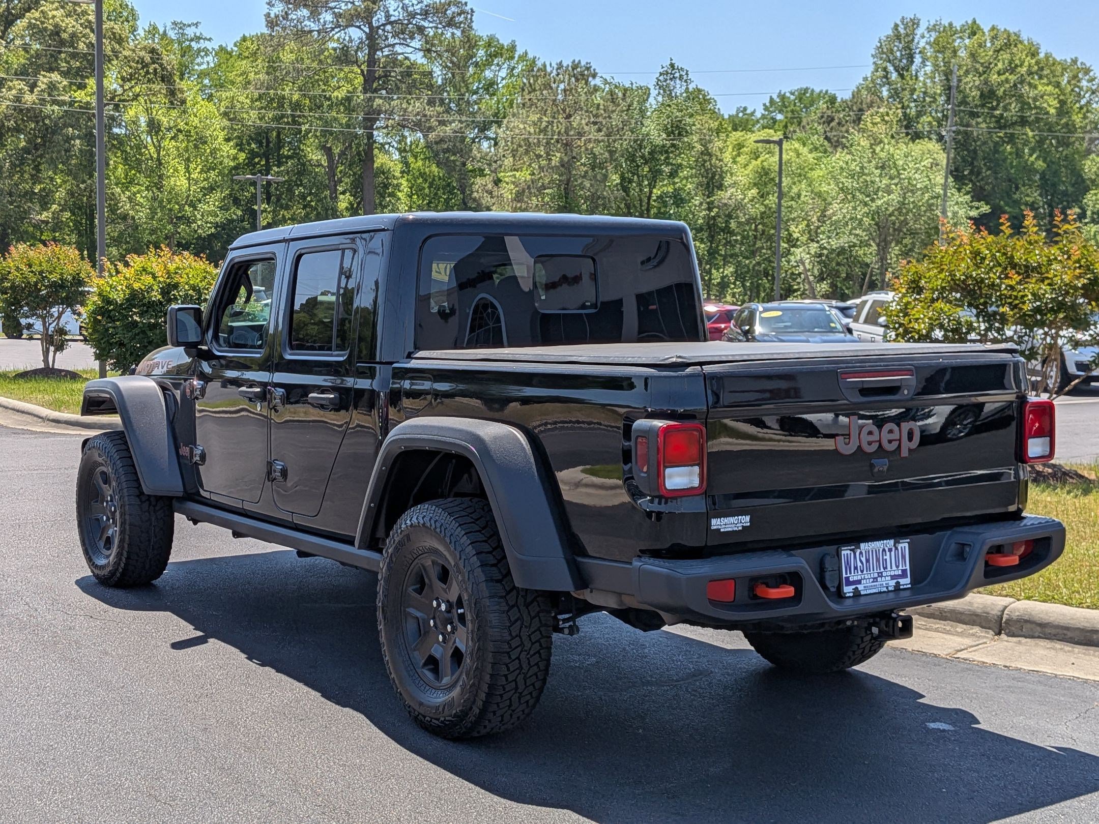 Used 2022 Jeep Gladiator Mojave AWD/4WD image 7