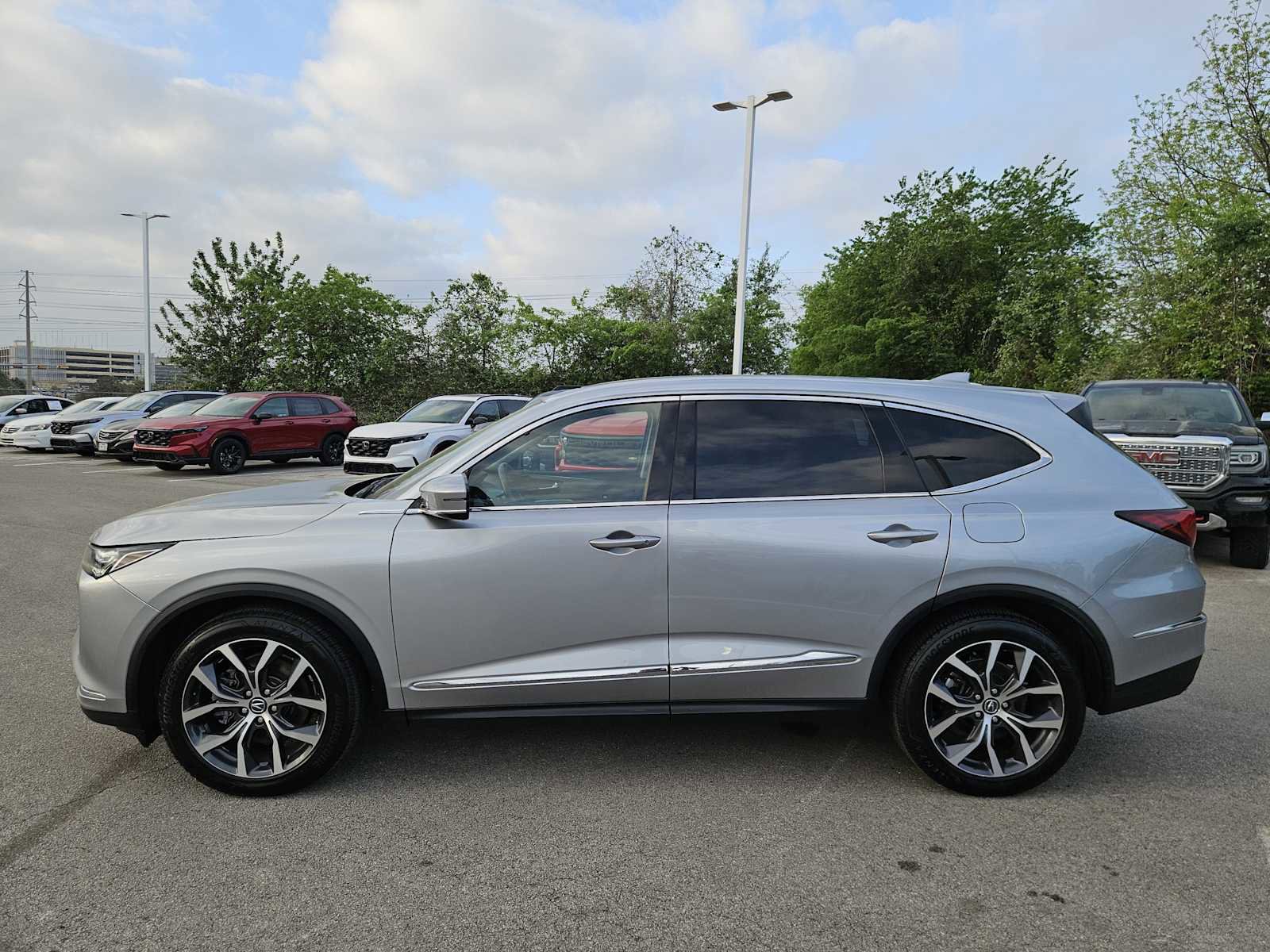 Used 2023 Acura MDX SH-AWD w/ Technology Package image 4