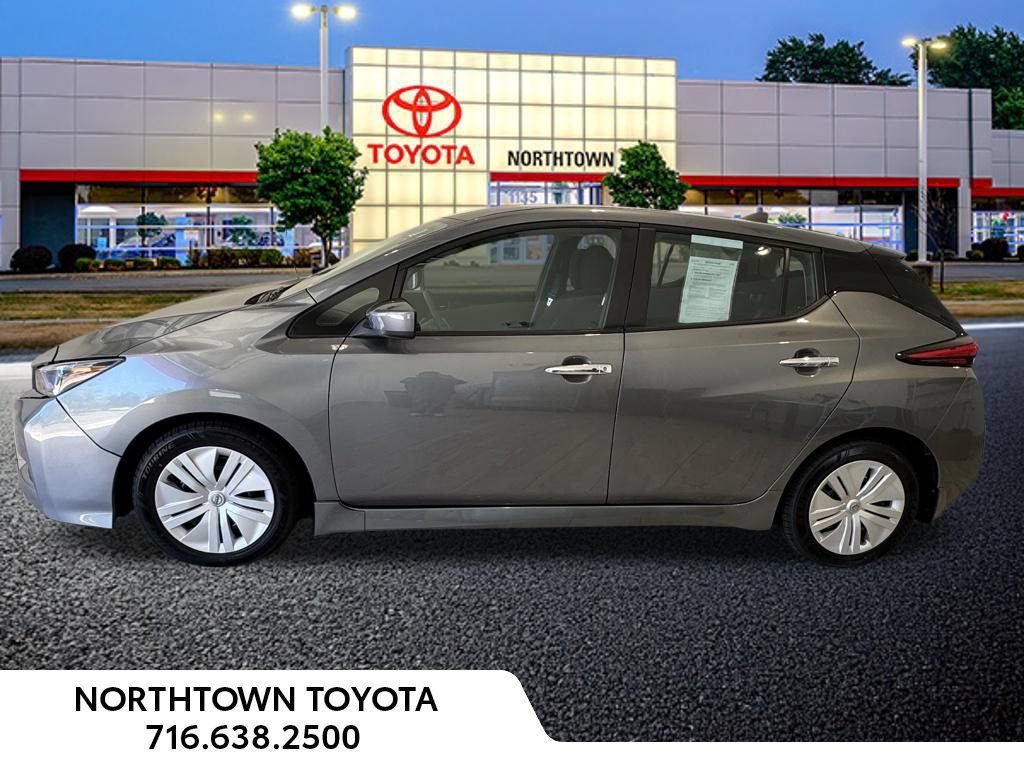 Used 2024 Nissan Leaf S FWD image 3