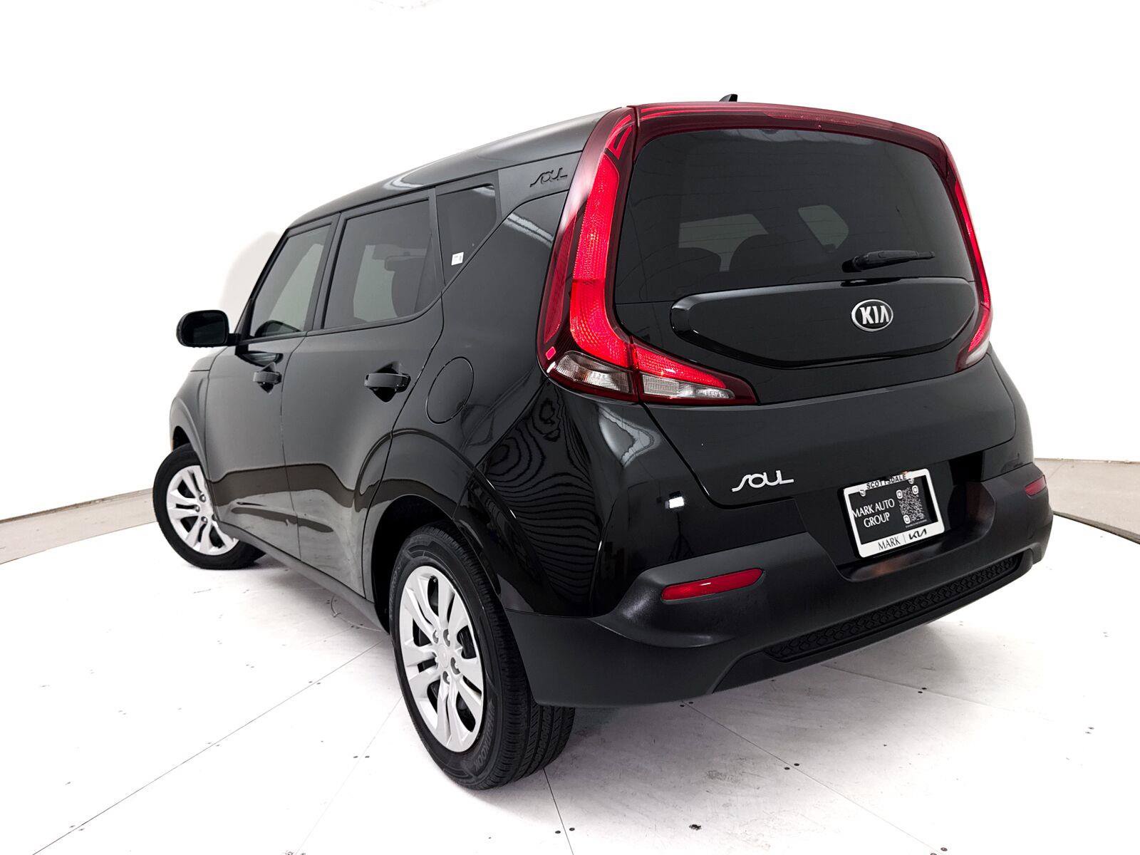 Used 2020 Kia Soul LX FWD image 2
