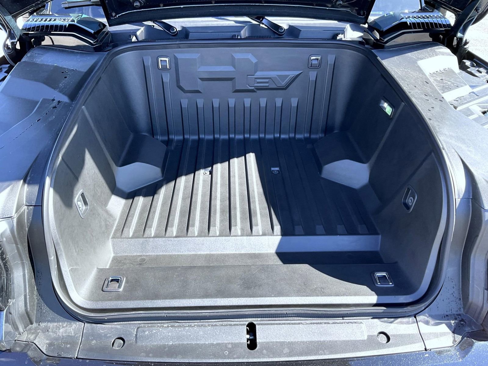 New 2026 GMC Hummer EV SUV image 24