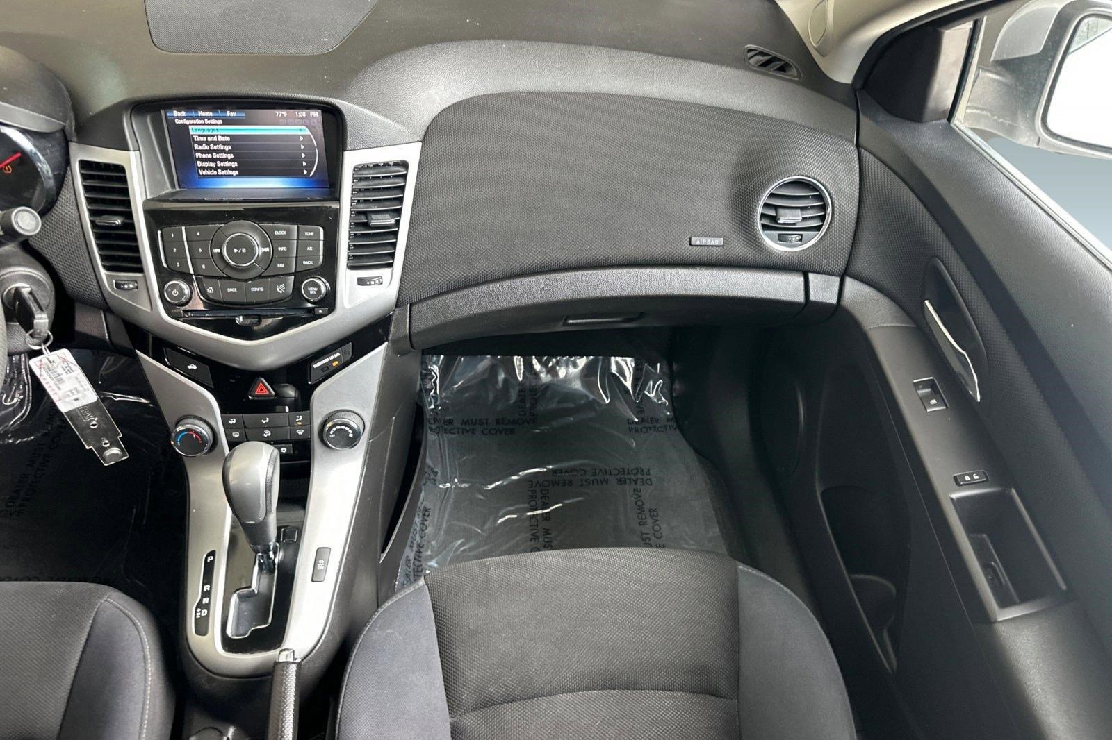 Used 2015 Chevrolet Cruze LT FWD image 28