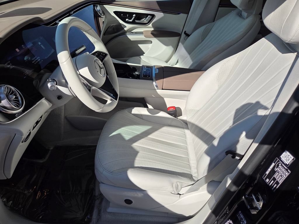 Used 2023 Mercedes-Benz EQS 580 4MATIC SUV image 13