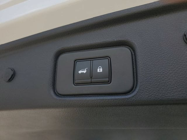 Used 2026 Nissan Pathfinder SV FWD image 10