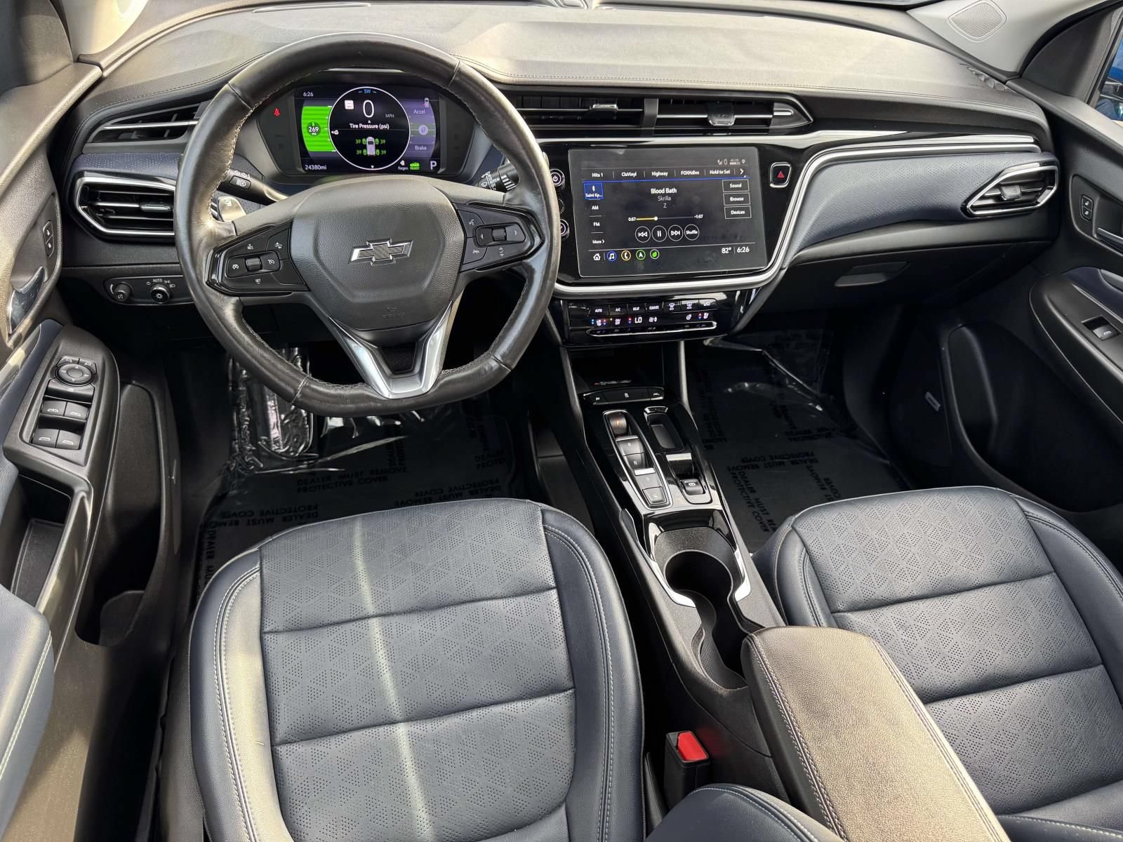Used 2023 Chevrolet Bolt EUV Premier w/ Sun & Sound Package FWD video 2