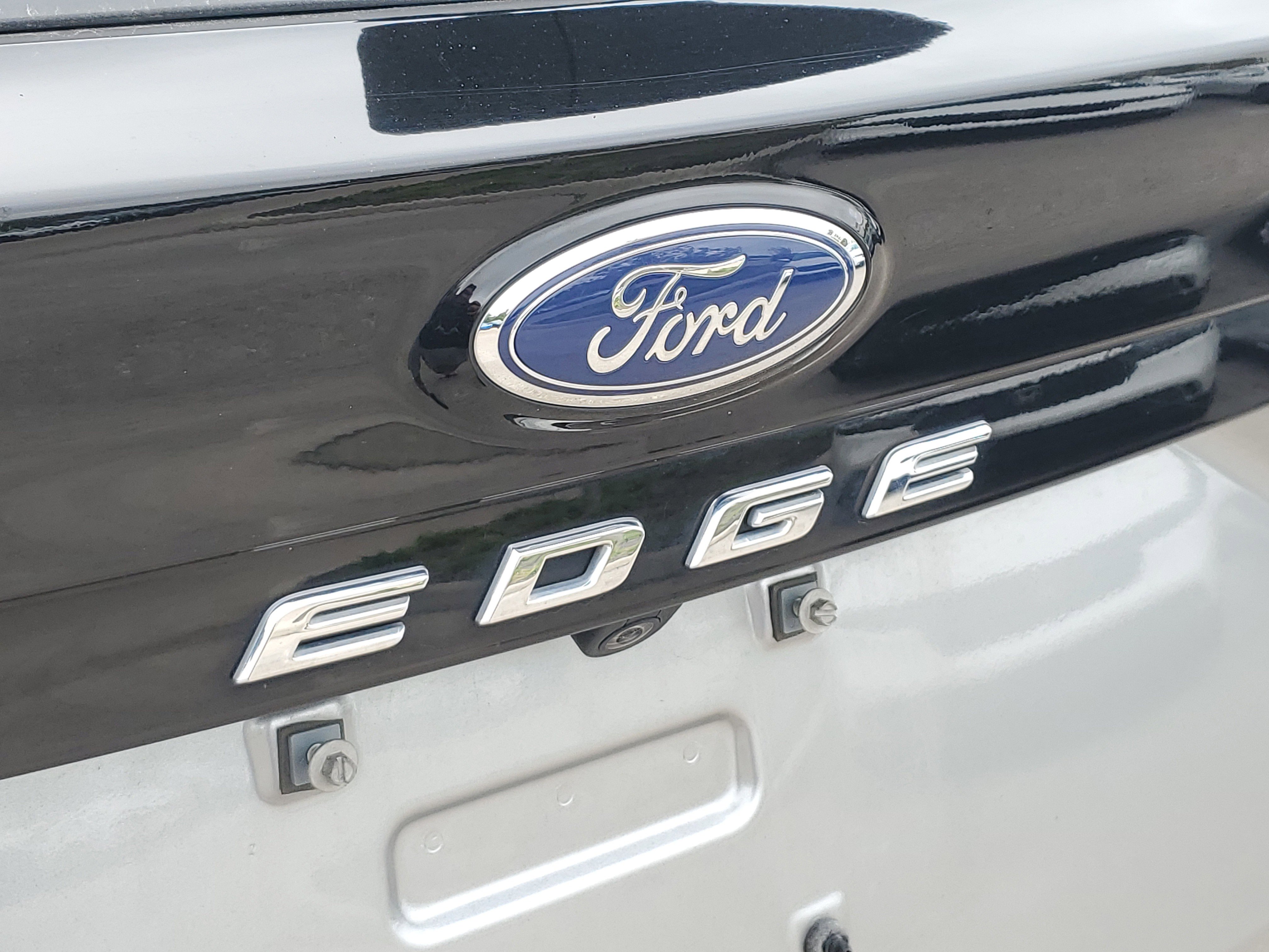 Used 2023 Ford Edge SEL image 12