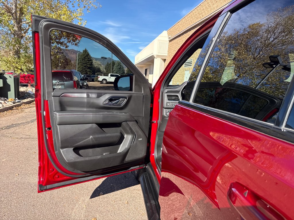 Used 2024 Chevrolet Tahoe RST w/ Luxury Package AWD/4WD image 11