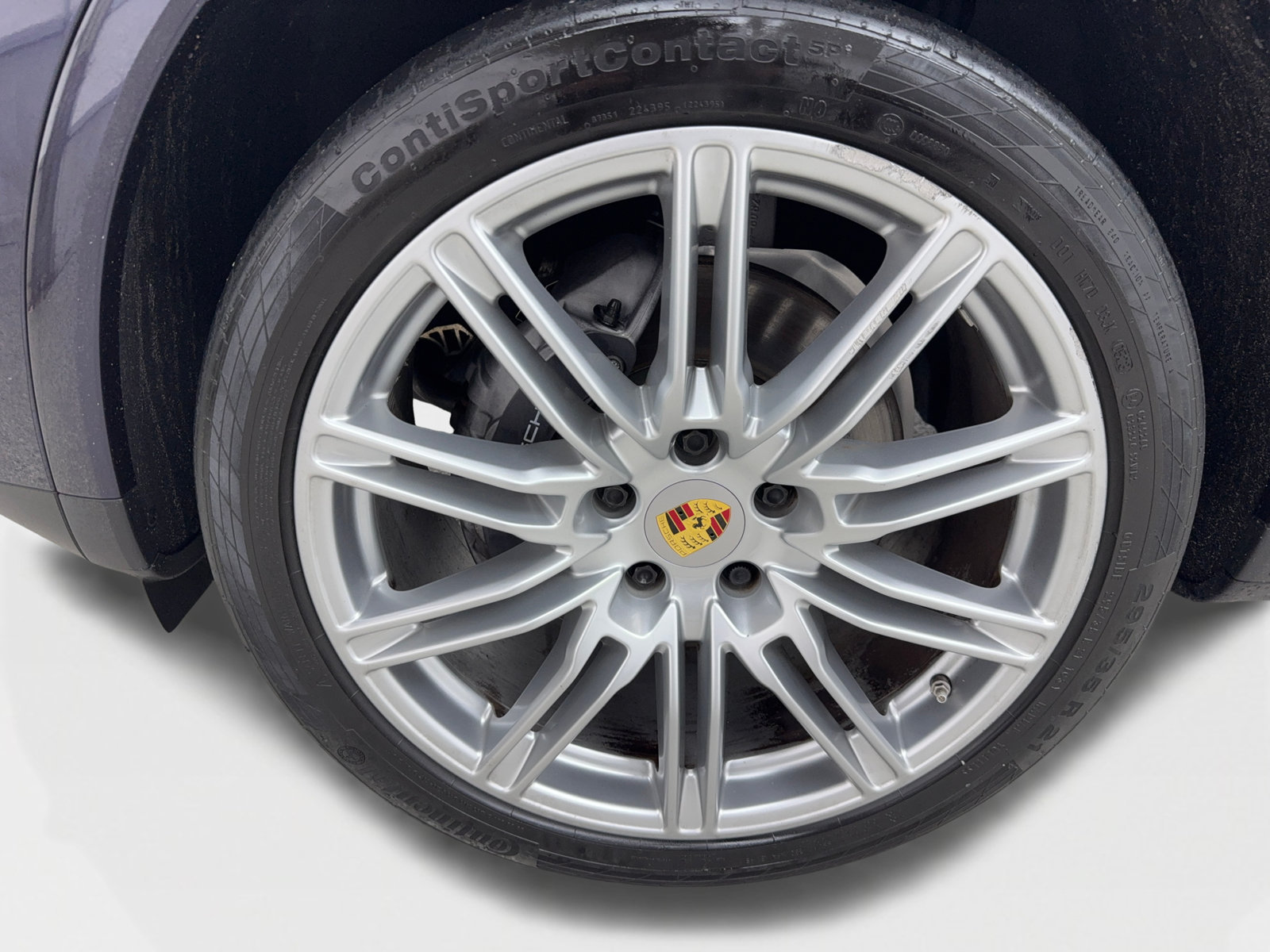 Used 2018 Porsche Cayenne Platinum Edition w/ Premium Package Plus AWD/4WD image 49