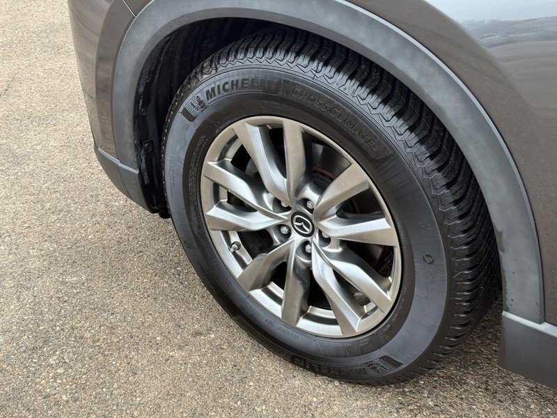 Used 2018 MAZDA CX-9 Touring w/ Touring Premium Package image 10