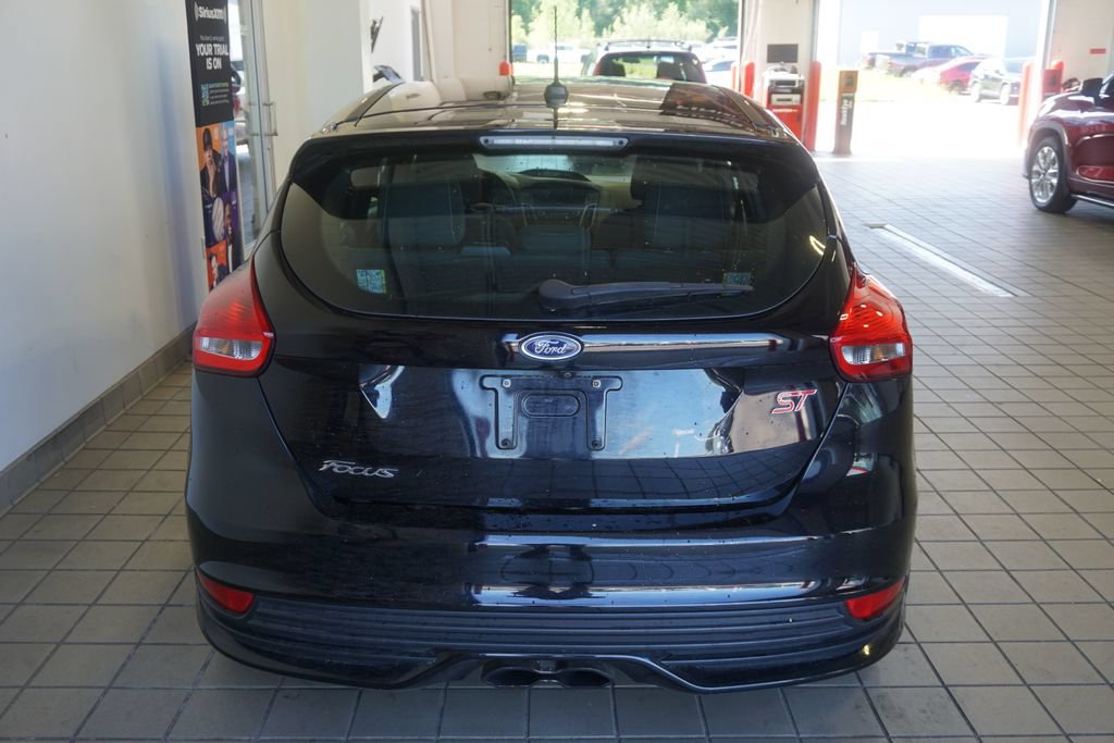 Used 2018 Ford Focus ST FWD image 12