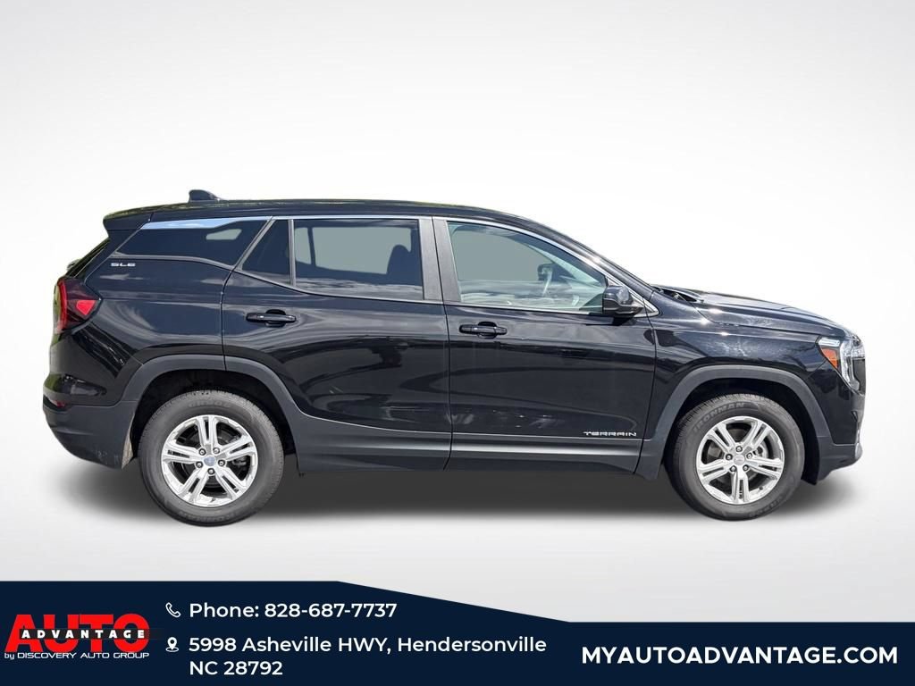Used 2024 GMC Terrain SLE AWD/4WD image 2