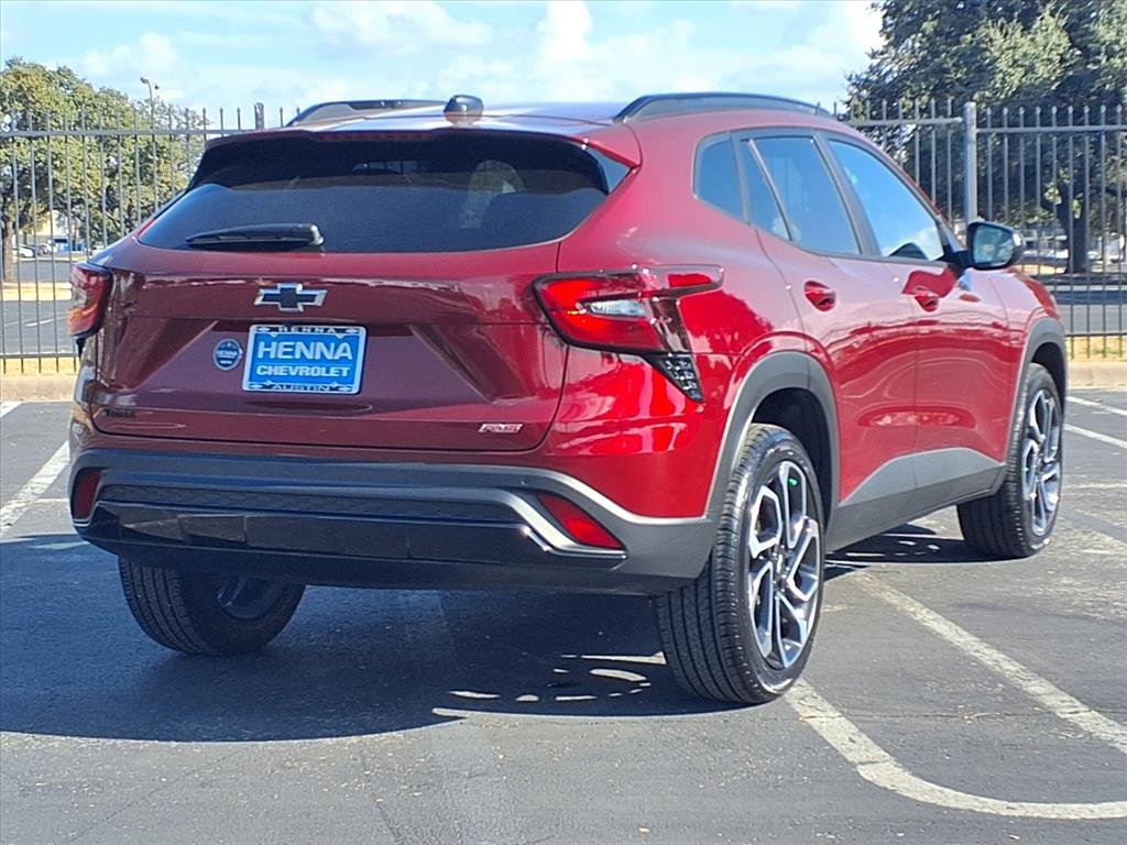 Used 2025 Chevrolet Trax RS w/ Driver Confidence Package image 5