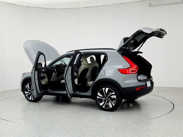 New 2026 Volvo XC40 B5 Ultra w/ Climate Package image 12