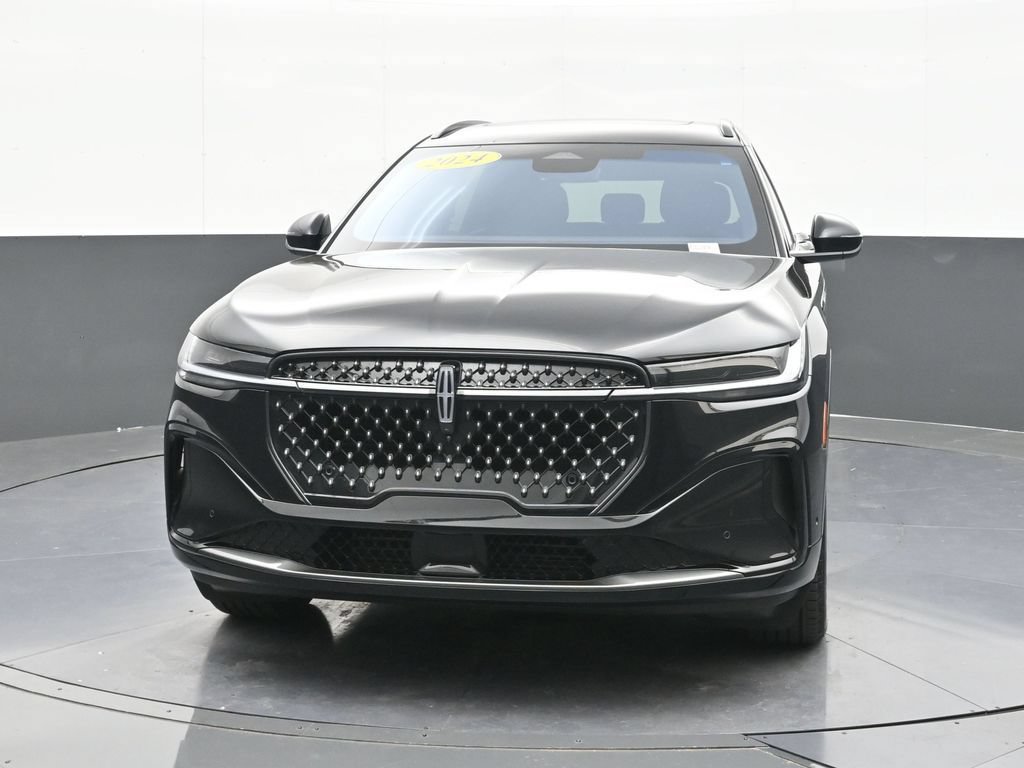 Used 2024 Lincoln Nautilus Reserve w/ Equipment Group 202A AWD/4WD image 2