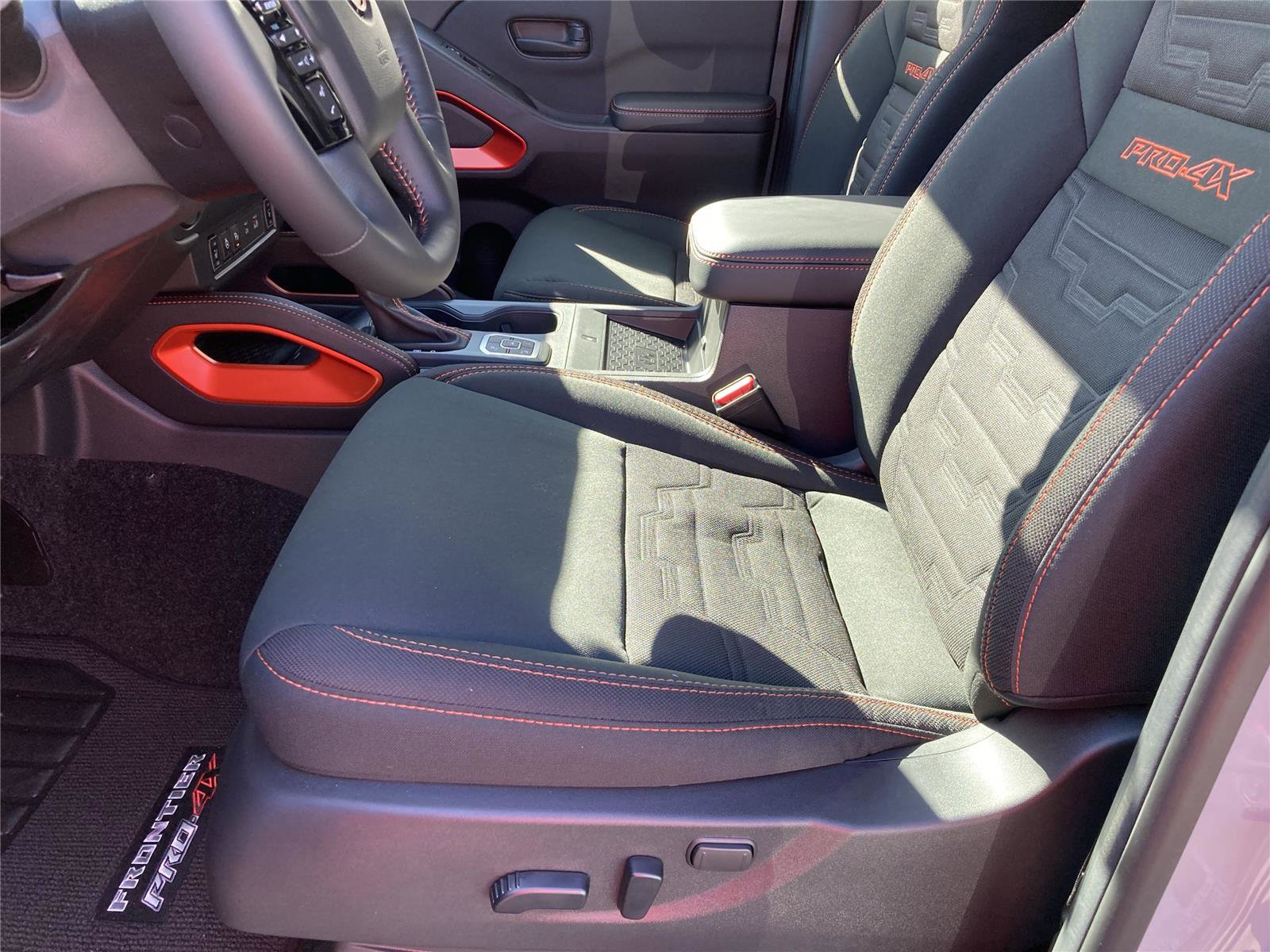 New 2026 Nissan Frontier PRO-4X w/ Pro-4x Convenience Package image 25