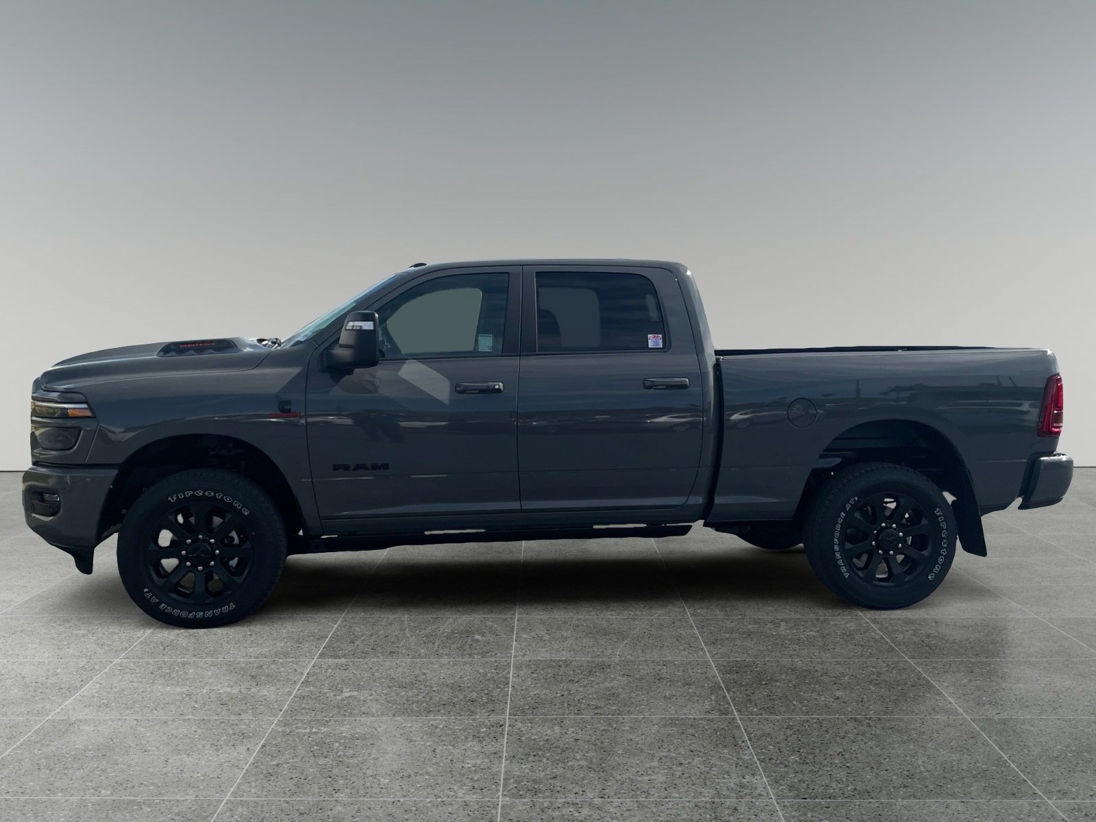 New 2026 RAM 2500 Laramie AWD/4WD image 2