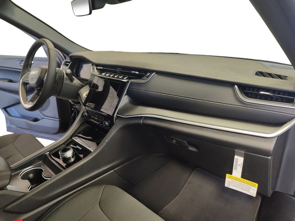 New 2025 Jeep Grand Cherokee L Laredo w/ Luxury Tech Group I image 17