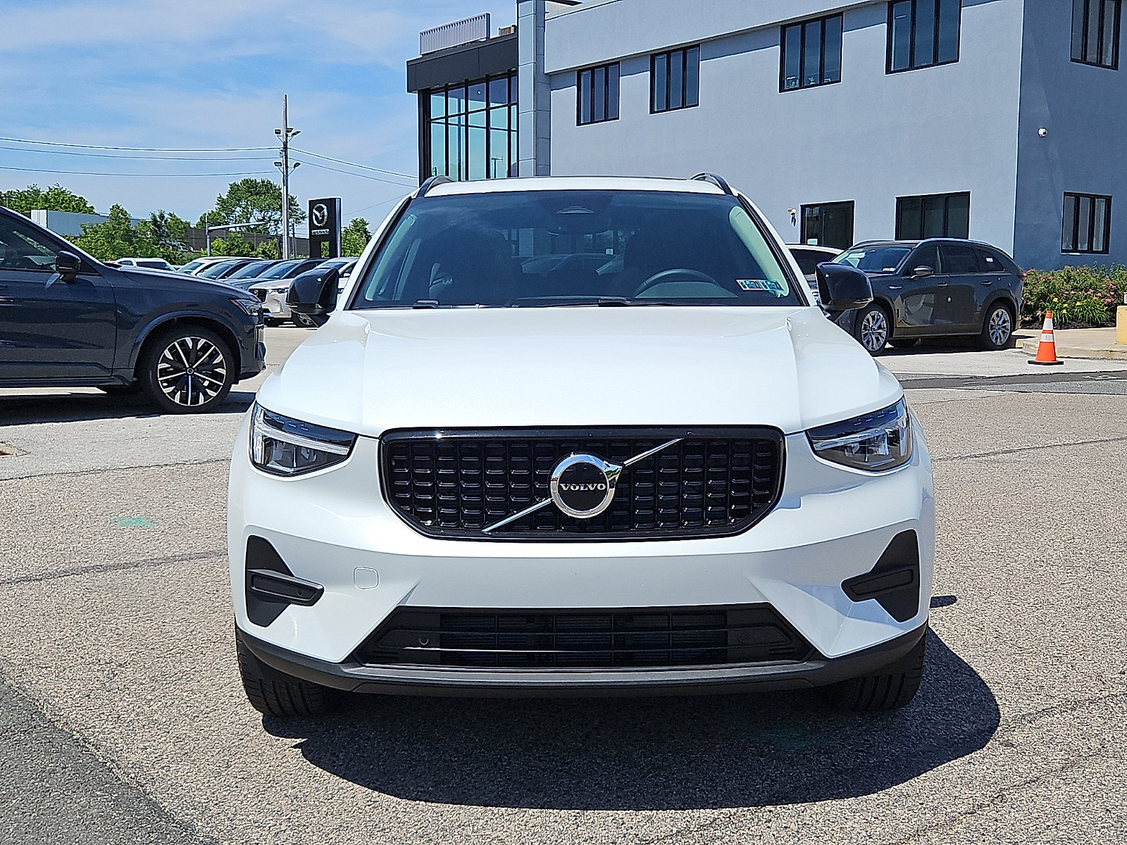 New 2026 Volvo XC40 B5 Core w/ Protection Package Premier AWD/4WD image 2