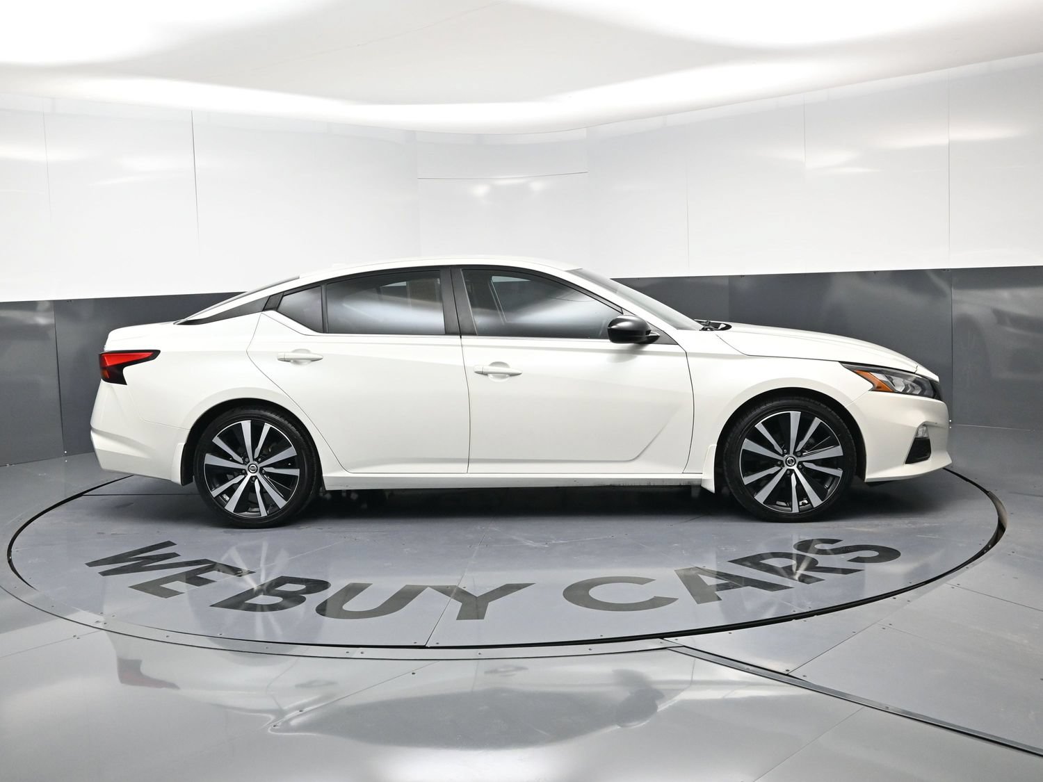 Used 2020 Nissan Altima 2.5 SR FWD image 10