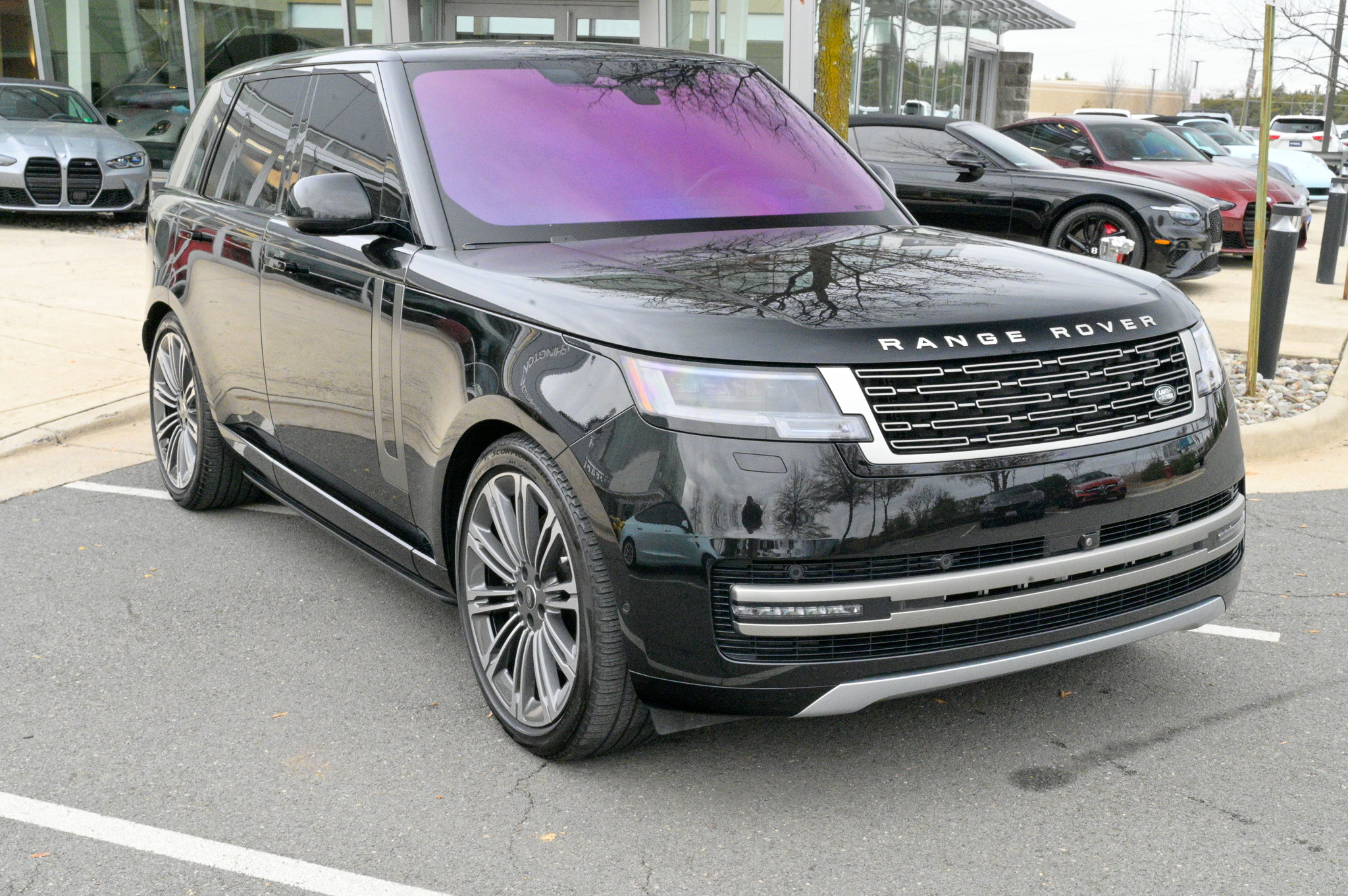 Used 2023 Land Rover Range Rover SE image 3