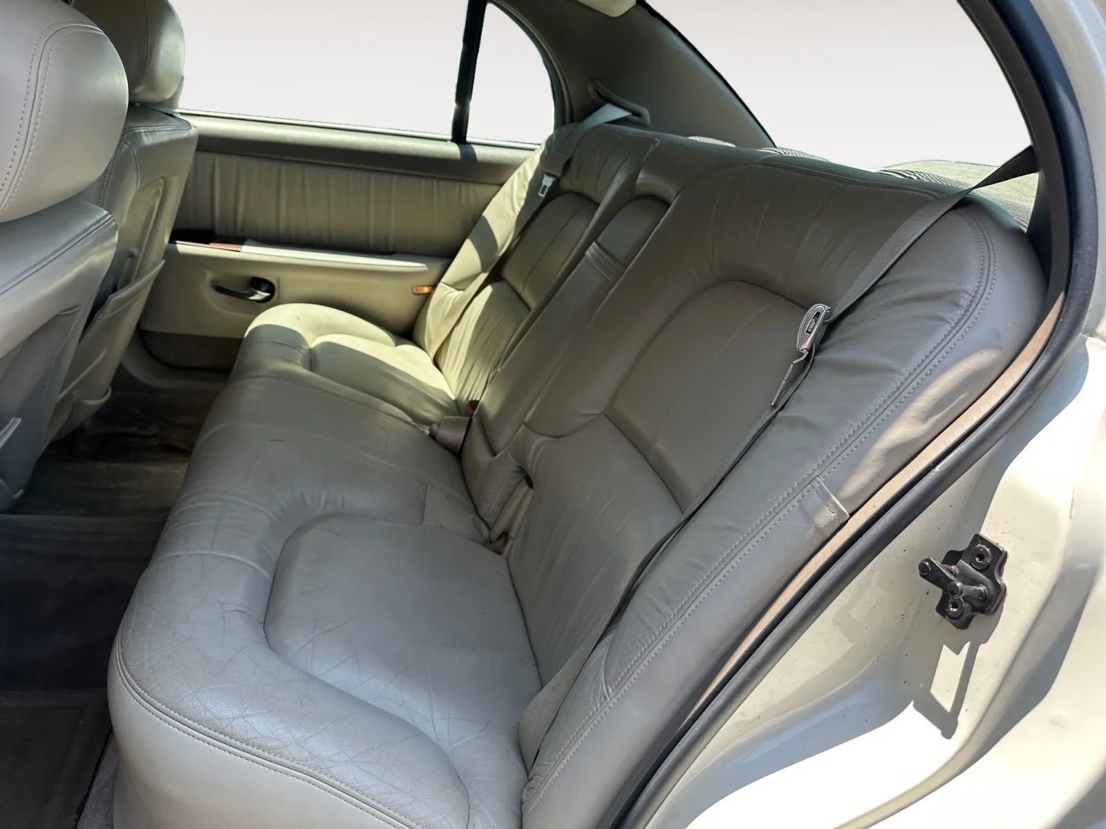 Used 2002 Buick Park Avenue w/ Prestige Pkg image 15