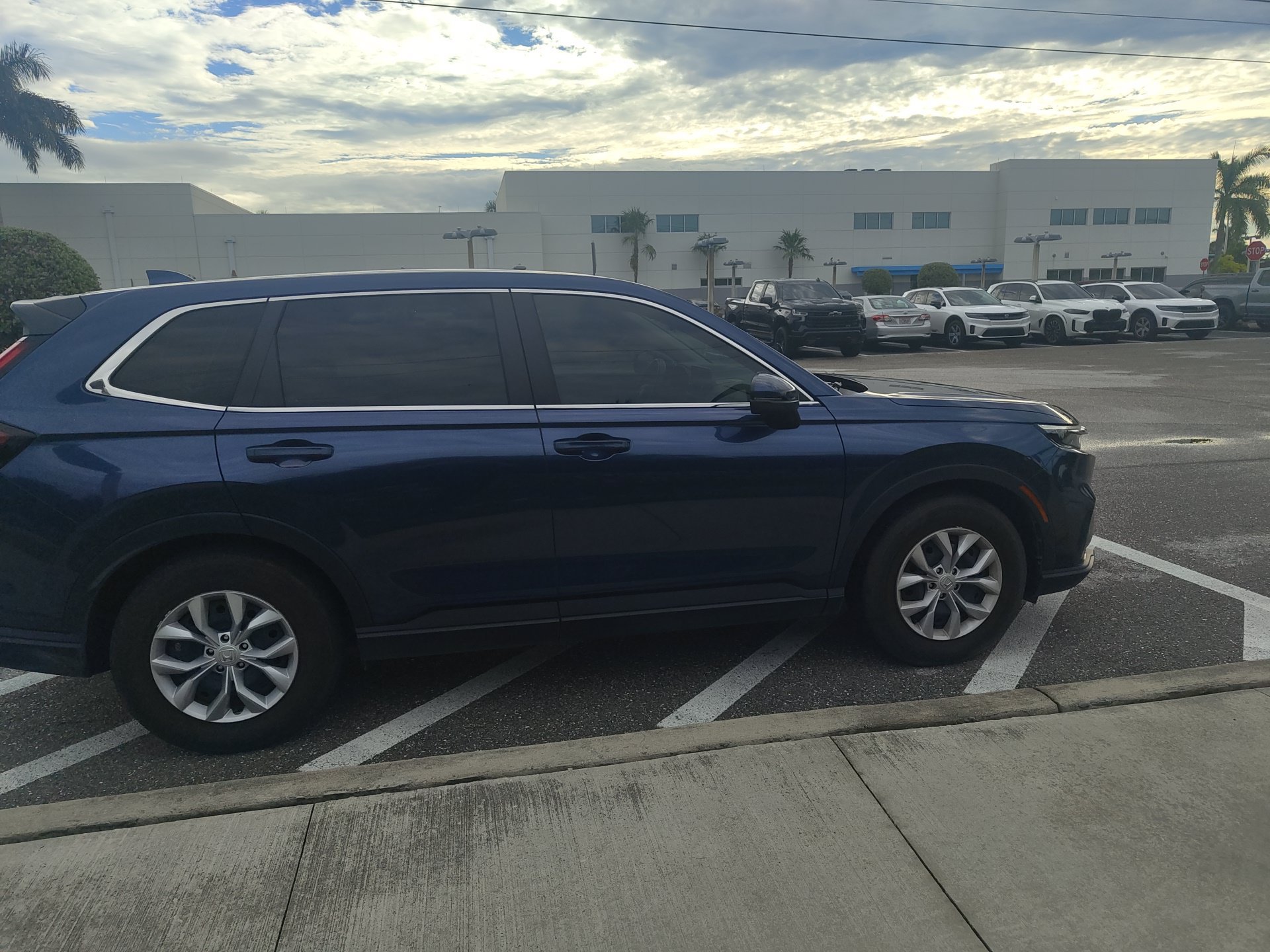 Used 2023 Honda CR-V LX image 11