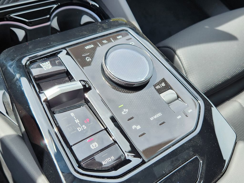 New 2026 BMW 530i xDrive w/ Premium Package image 18