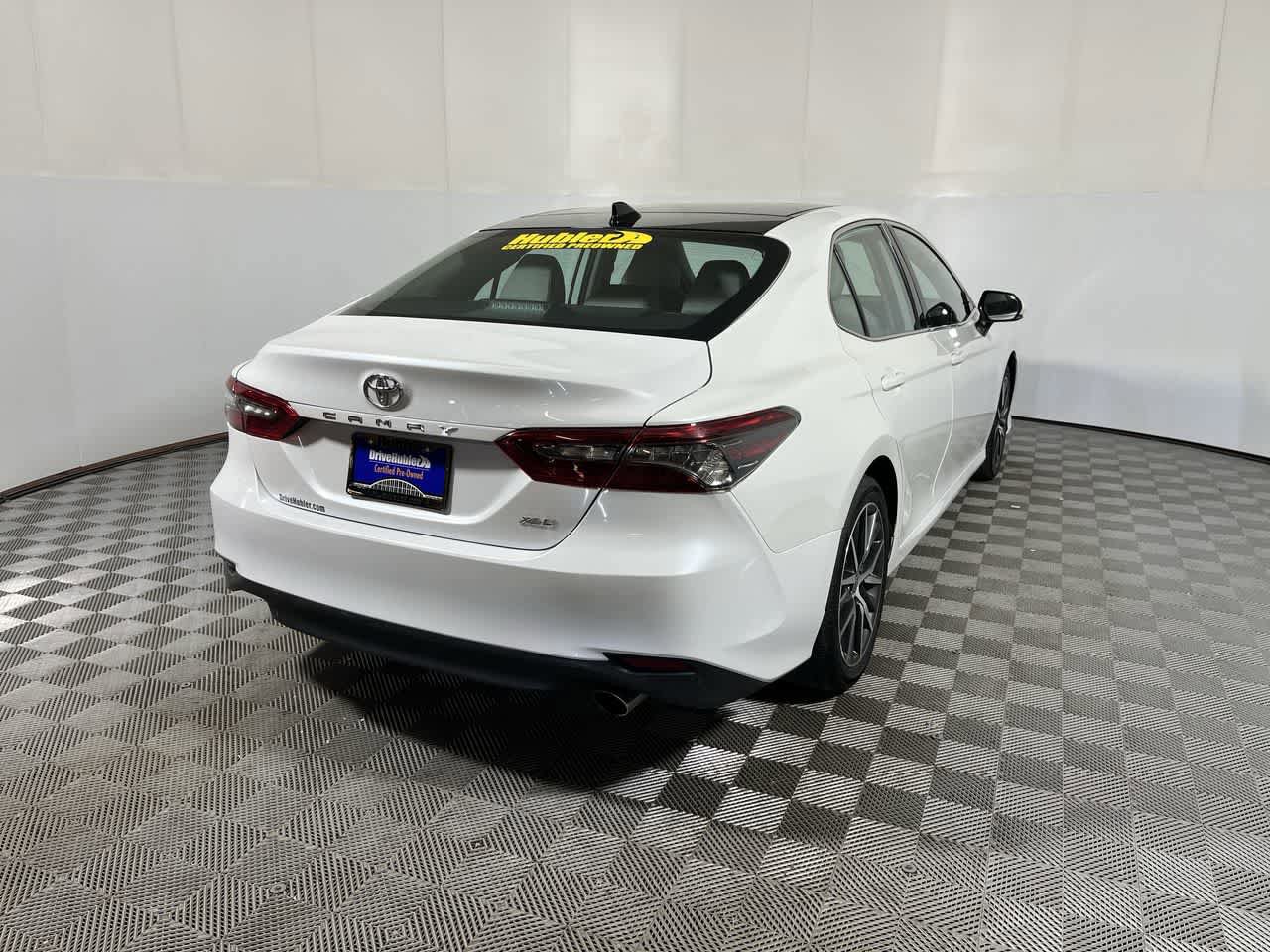 Used 2024 Toyota Camry XLE w/ Navigation Package image 7