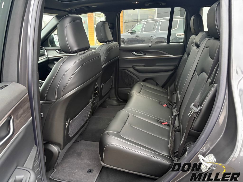 New 2025 Jeep Grand Cherokee Limited w/ Luxury Tech Group II image 26