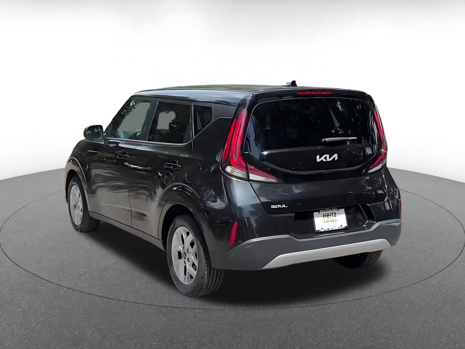 Used 2025 Kia Soul LX w/ LX Technology Package FWD image 10