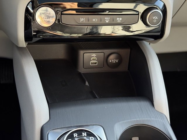 New 2025 Ford Escape SE w/ PHEV Premium Package image 6