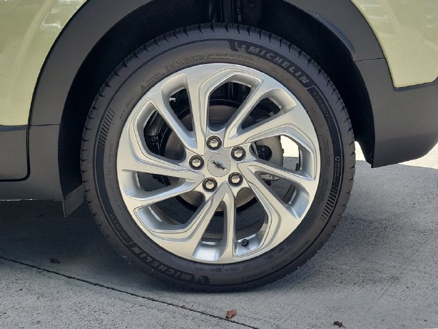 New 2027 Chevrolet Bolt LT w/ Comfort Package FWD image 5