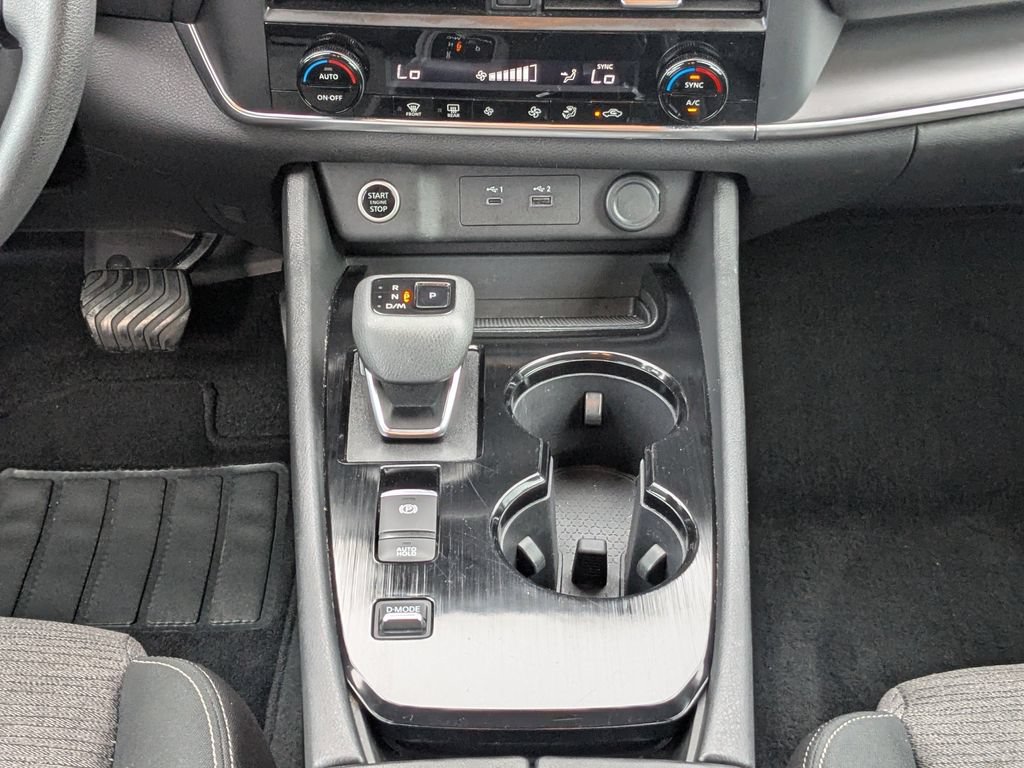 Used 2023 Nissan Rogue SV FWD image 19