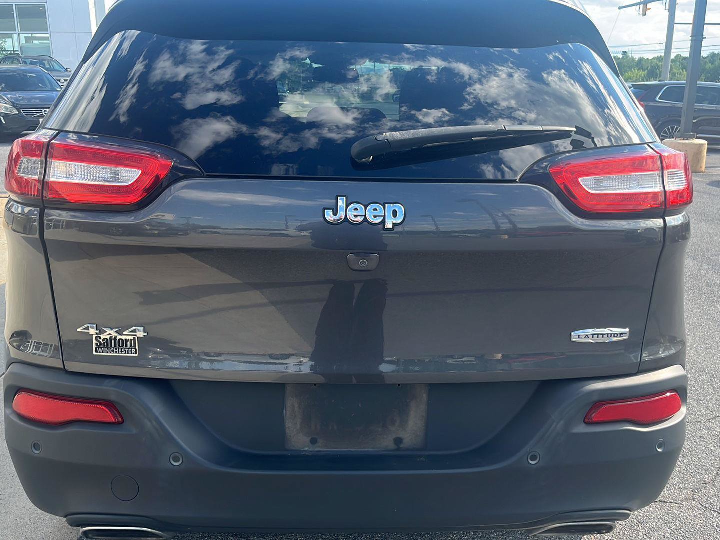 Used 2017 Jeep Cherokee Latitude w/ Safety/Convenience Group AWD/4WD image 5