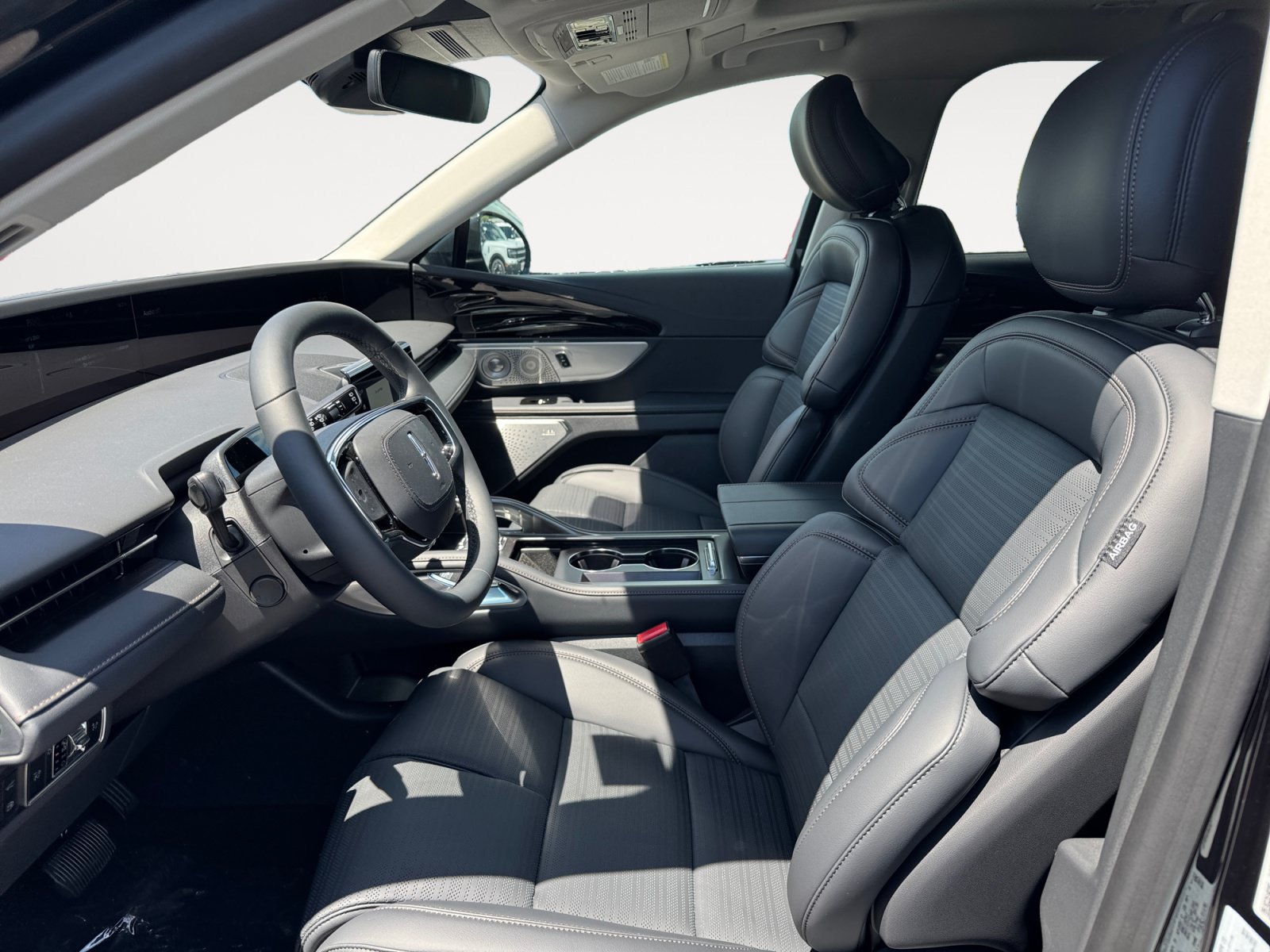 New 2026 Lincoln Nautilus Reserve AWD/4WD image 12