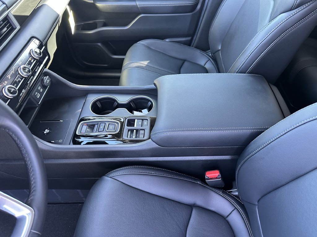Used 2025 Honda Pilot Touring image 24