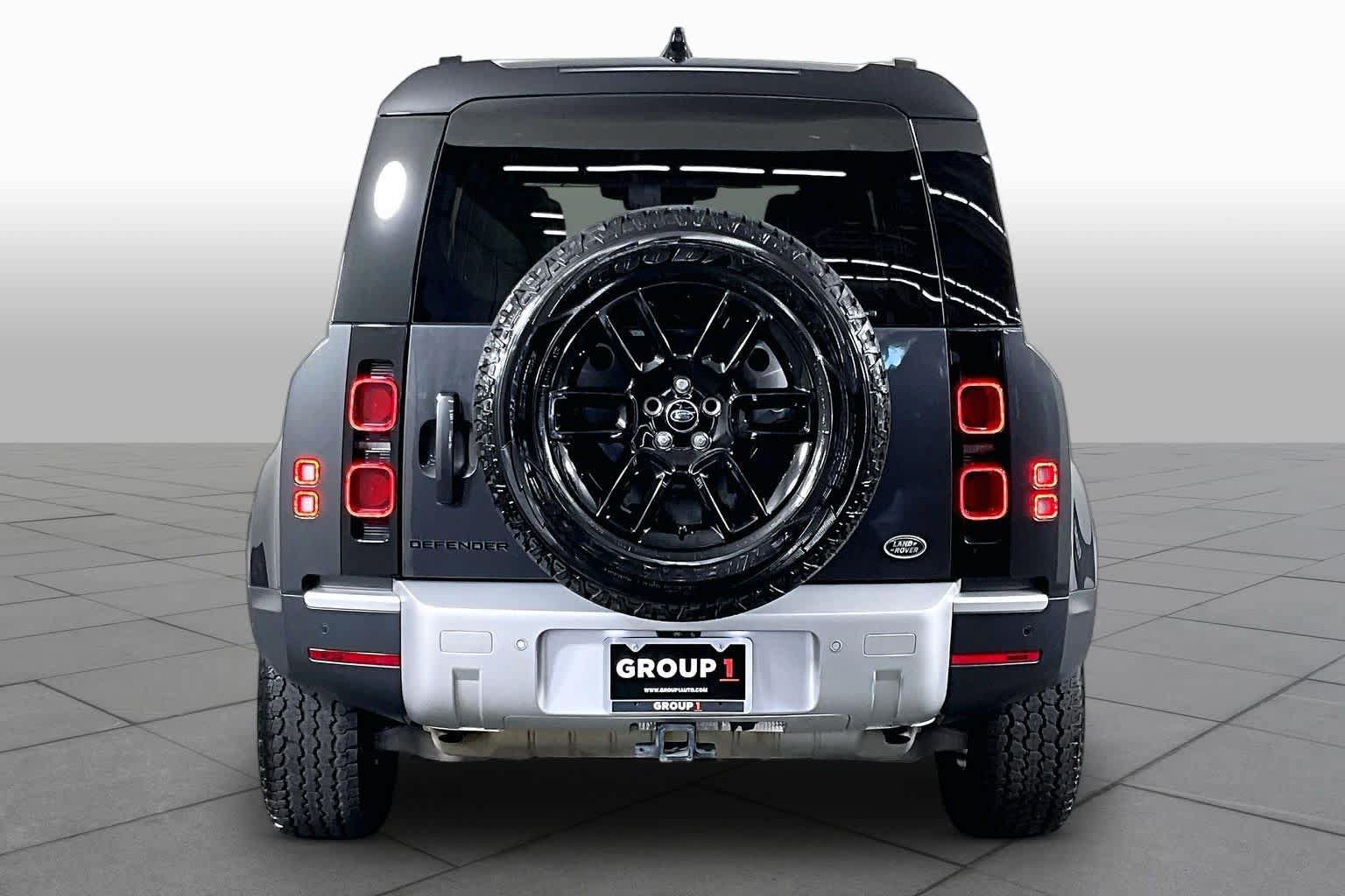 Used 2022 Land Rover Defender 110 S AWD/4WD image 5