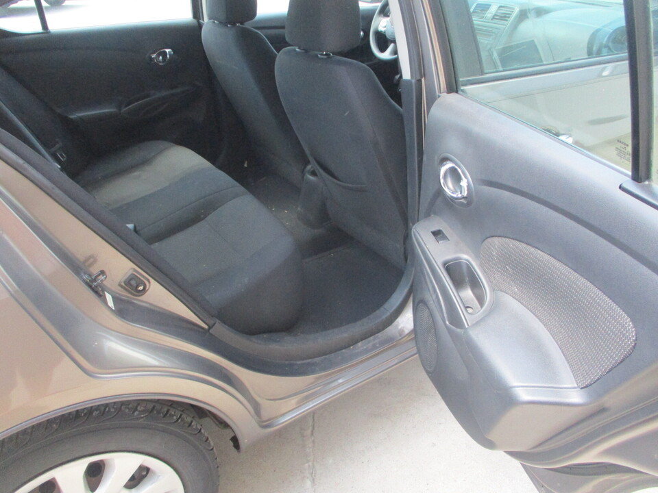 Used 2013 Nissan Versa SV w/ Convenience Pkg FWD image 21