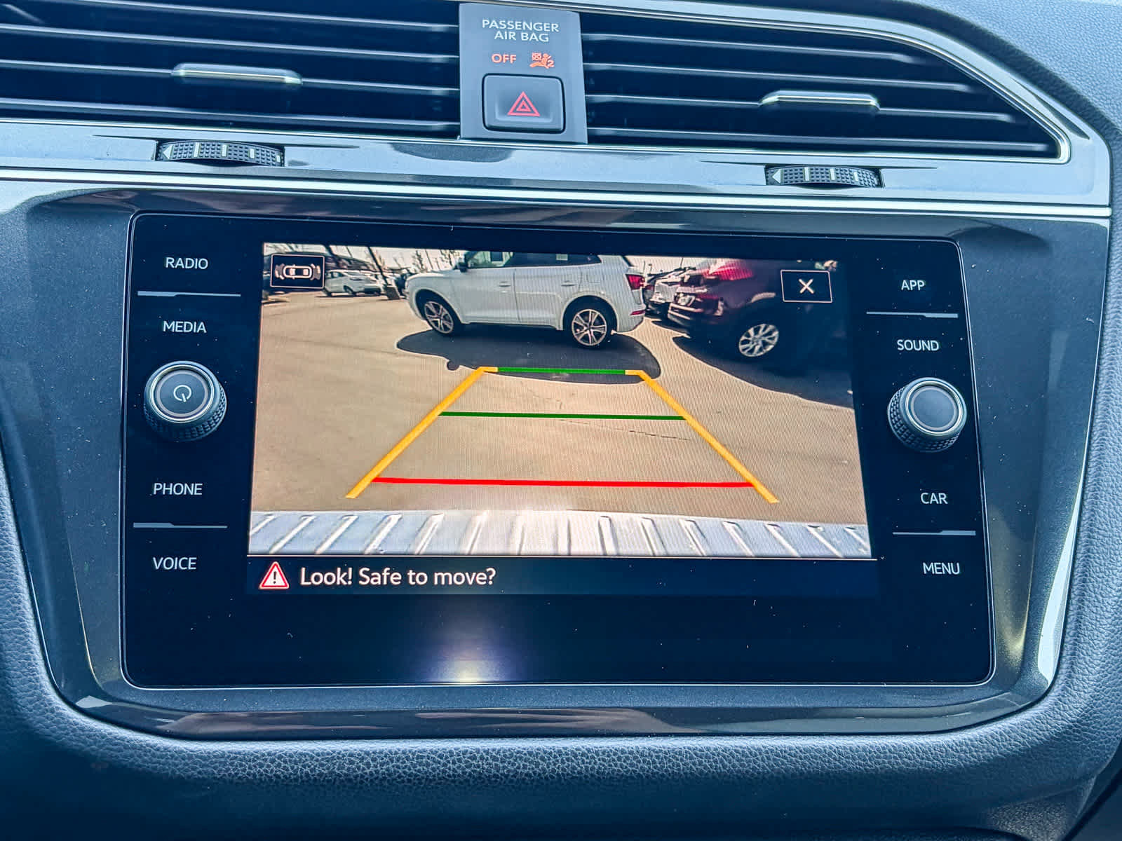 Used 2021 Volkswagen Tiguan SE R-Line image 46