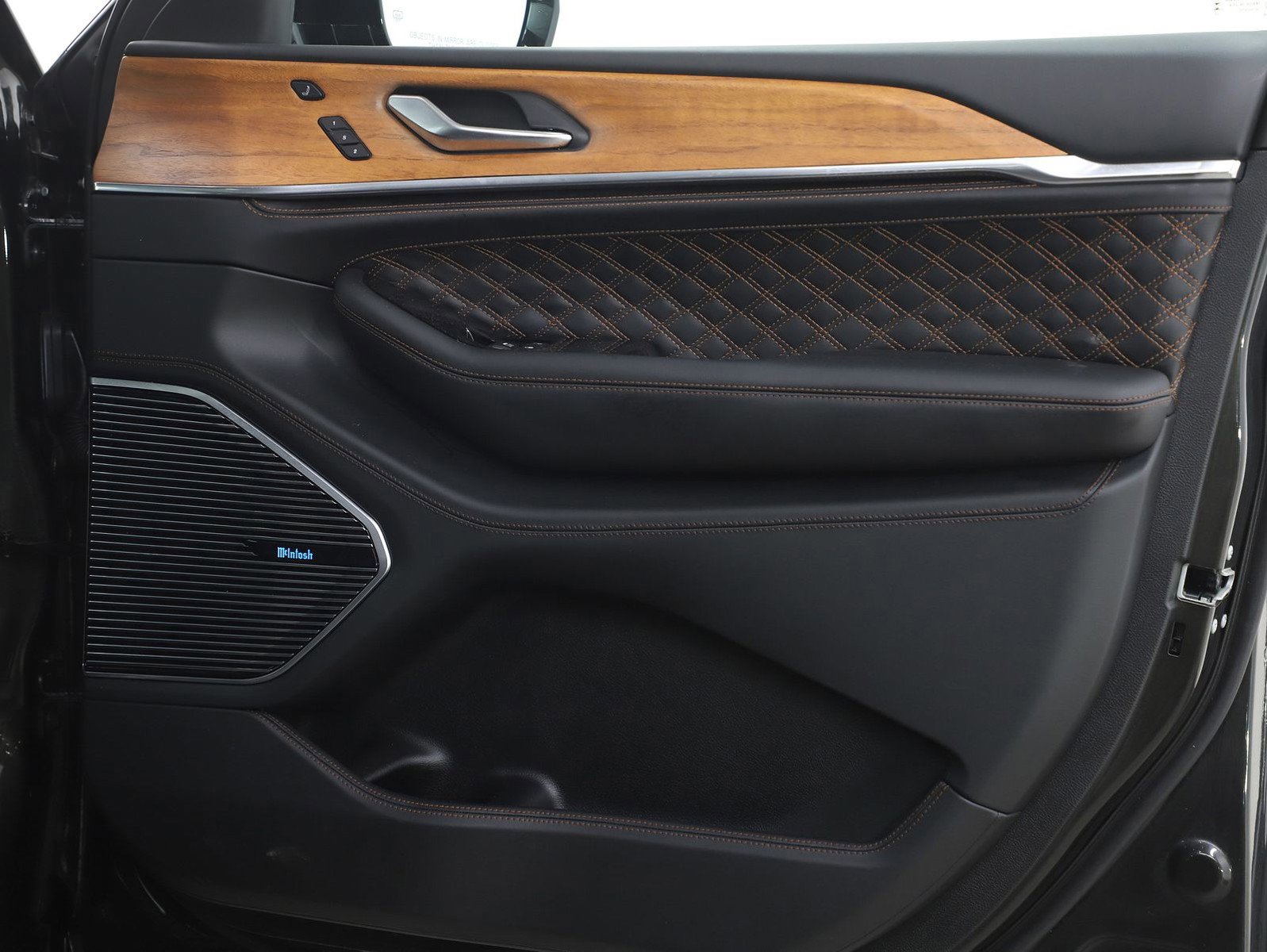 Used 2023 Jeep Grand Cherokee L Summit image 12