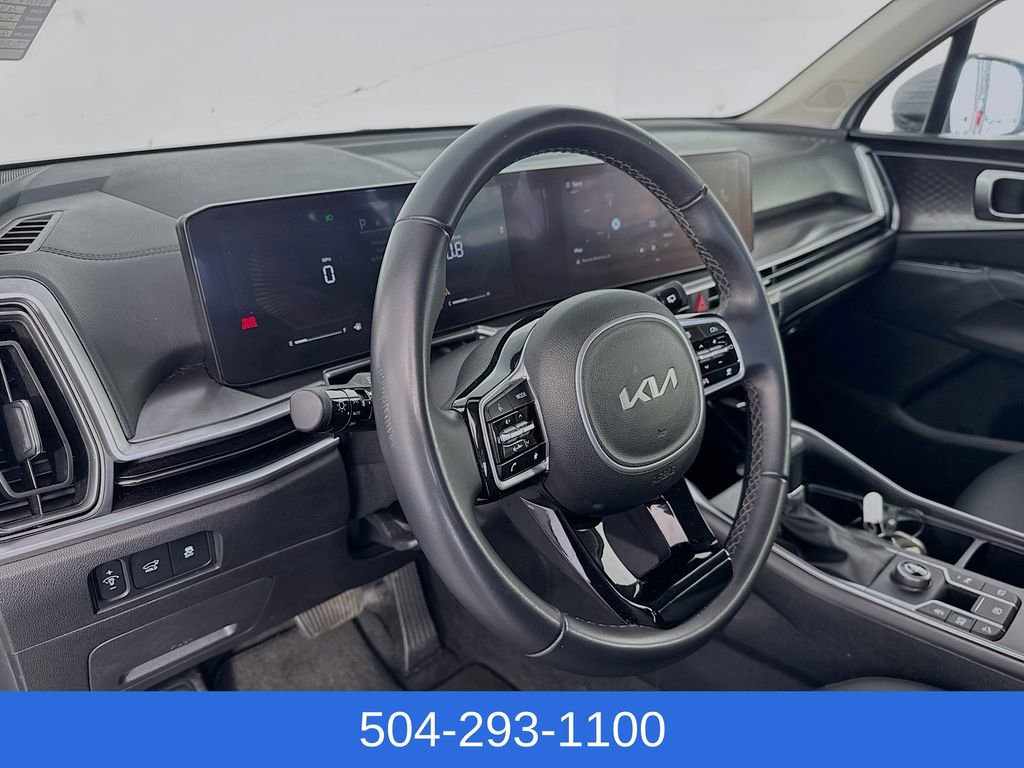Used 2024 Kia Sorento EX image 9