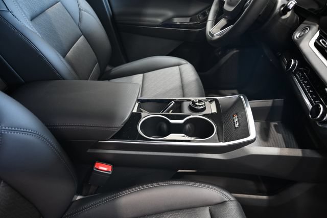 New 2027 Chevrolet Equinox LT w/ Convenience Package II FWD image 20