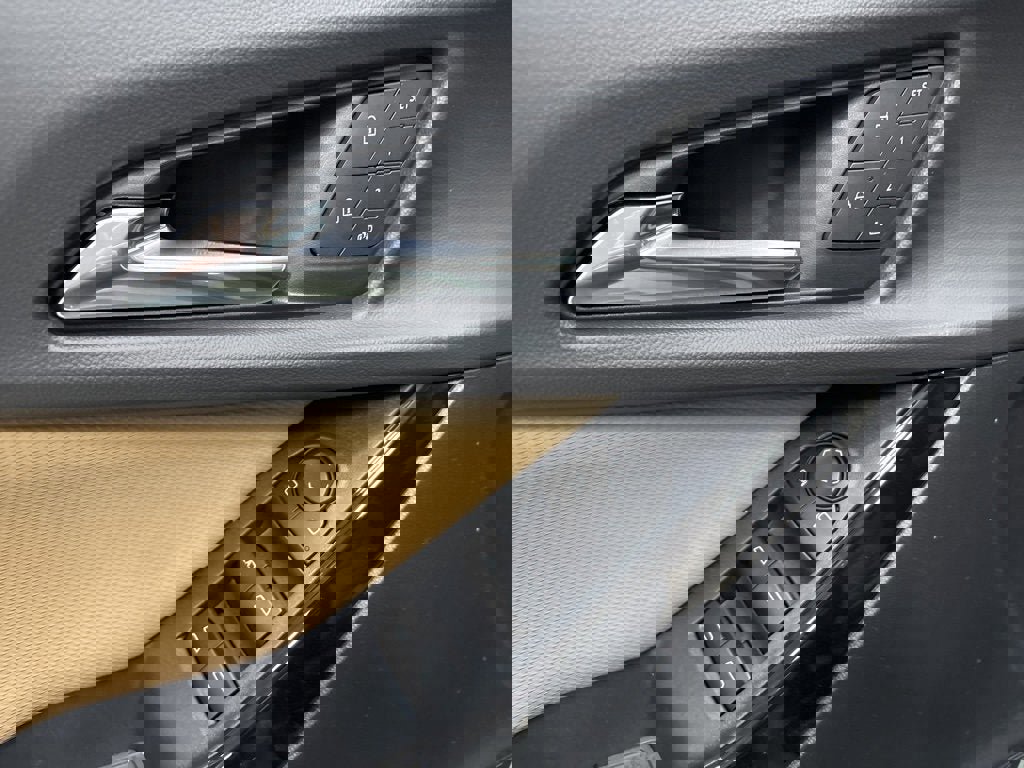 New 2026 Chevrolet Equinox ACTIV w/ Convenience Package III image 14