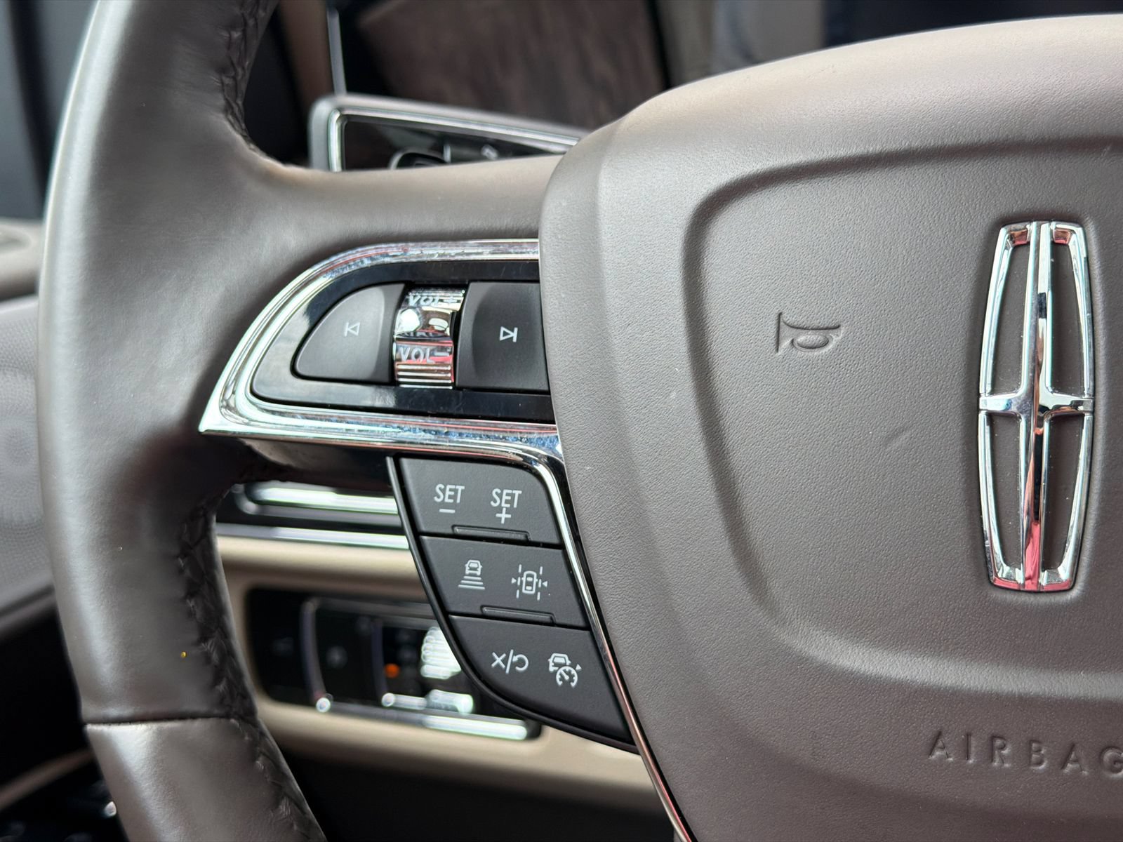 Certified 2023 Lincoln Navigator L Reserve AWD/4WD image 25