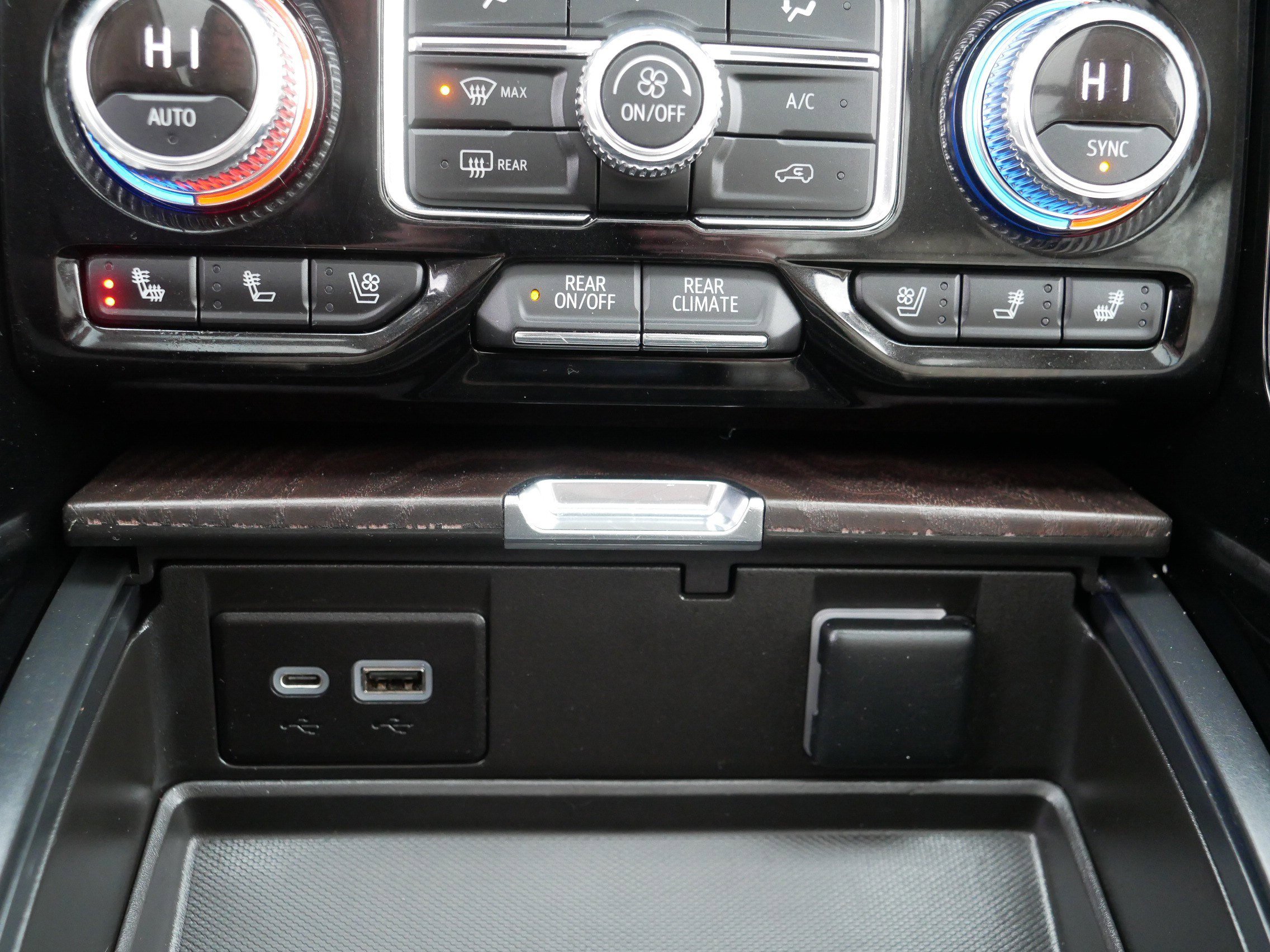 Used 2022 GMC Yukon Denali image 30