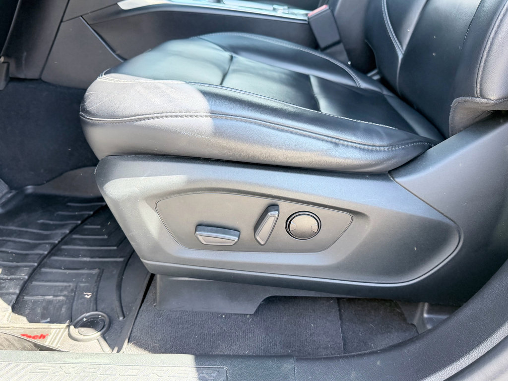 Used 2021 Ford Explorer XLT w/ Equipment Group 202A image 22